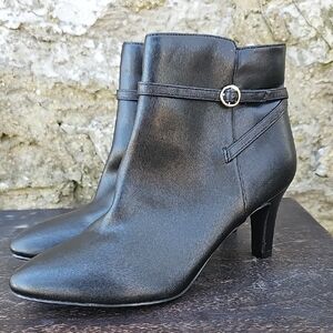 Elegant Black Ankle Boots